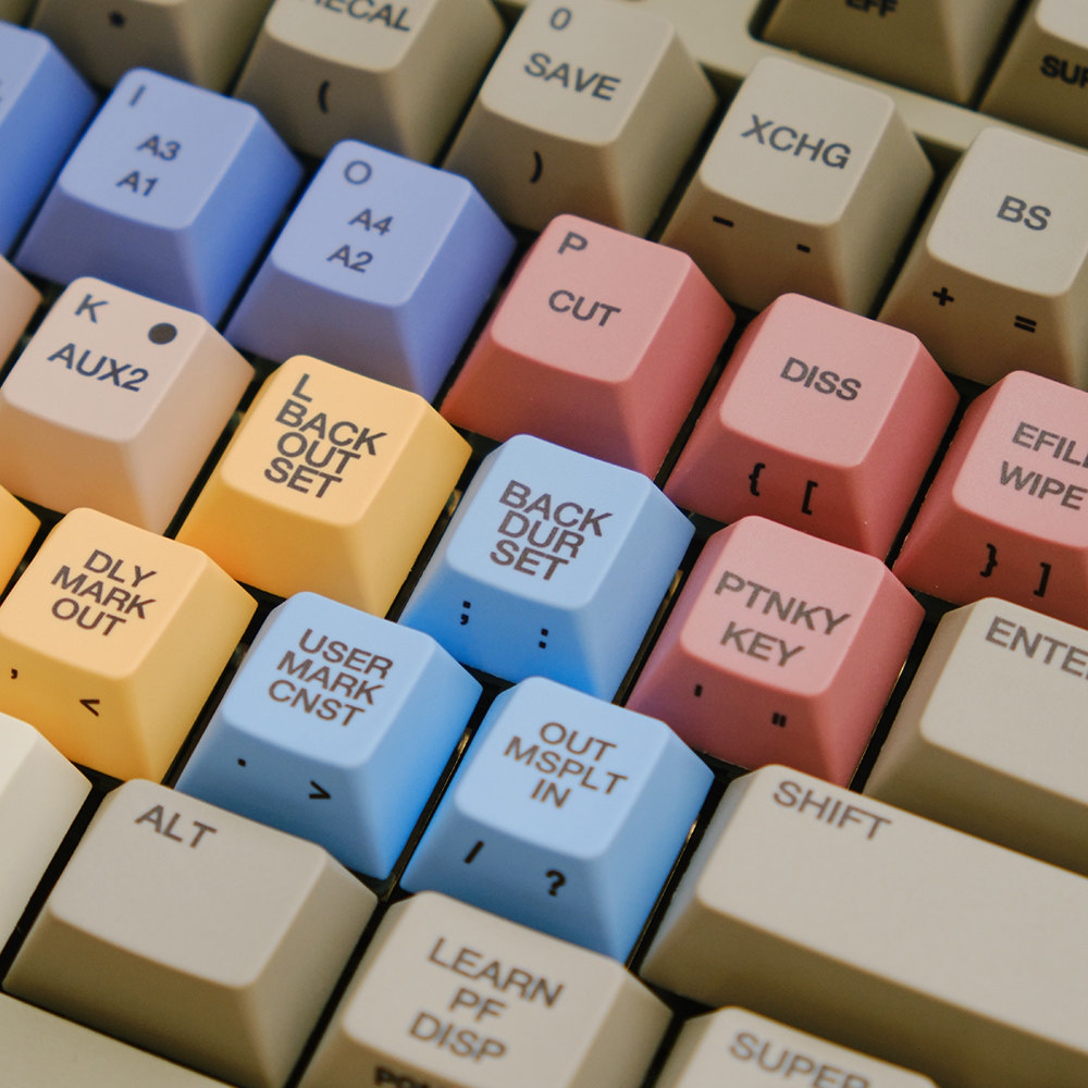 FBB Keycaps S9000 Retro Style  - مراجعة Retro Gaming Accessories وسعره