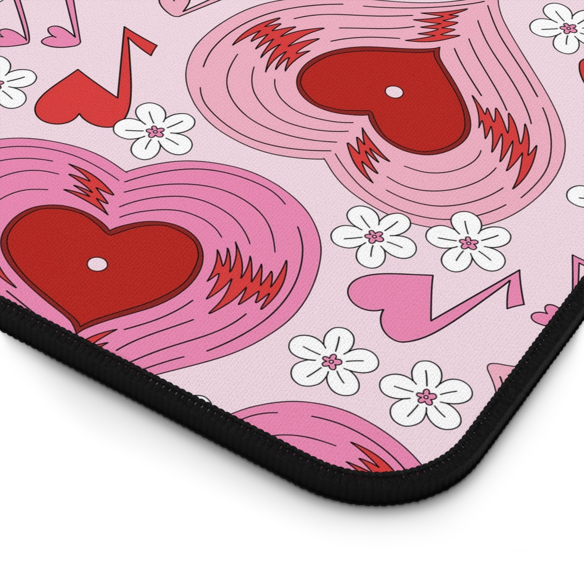 Heart-shaped Vinyl Record Desk - مراجعة Retro Gaming Laptop وسعره